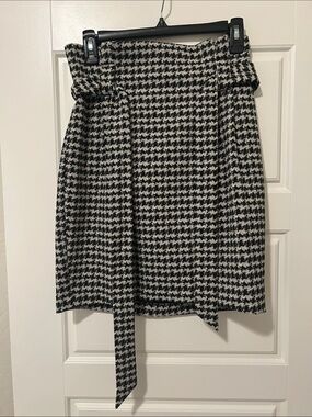 Express Houndstooth Pencil Skirt - Black and White